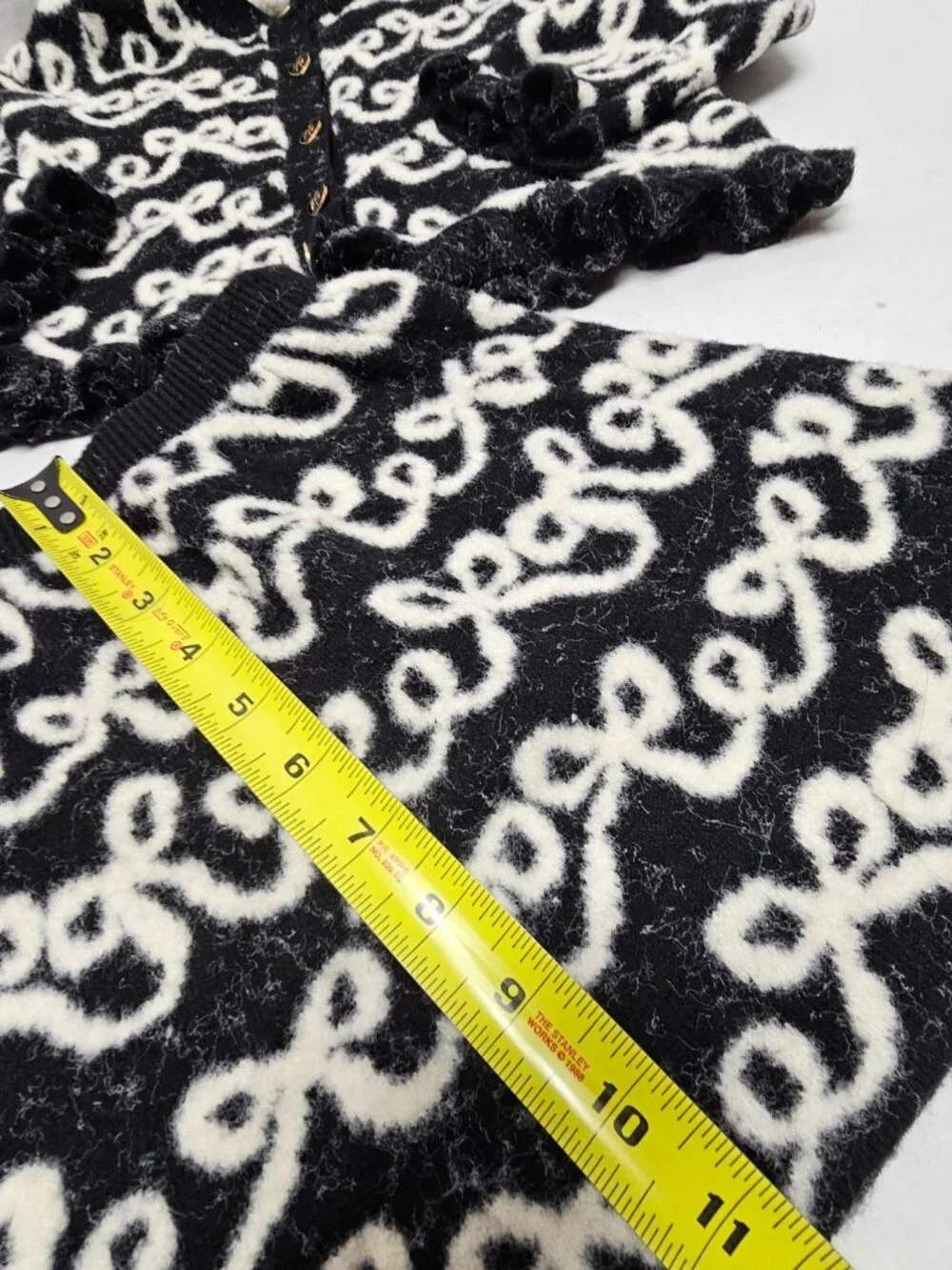 Girls Cupcakes and Cashmere 2 pc Sweater Top Skirt Set Black White Soft Bows 5 6